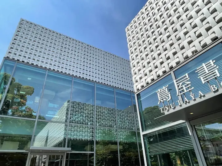 美しい建築と自然に囲まれた空間