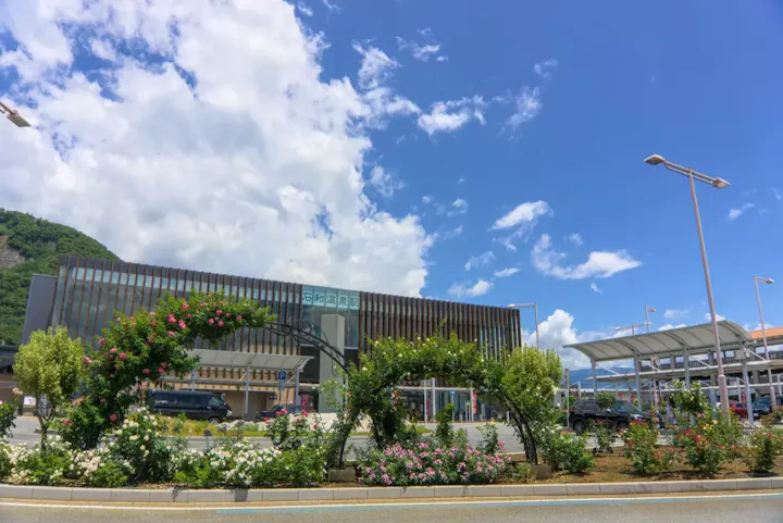 駅でワインテイスティング！