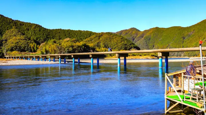 四万十川を象徴する風景の一つ・佐田沈下橋