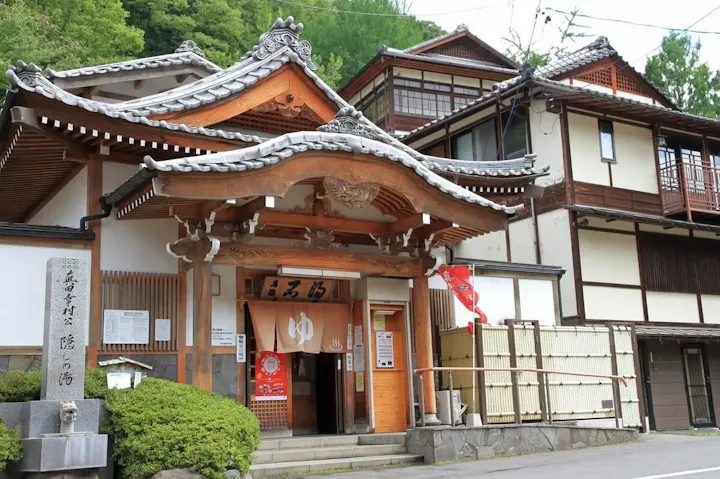 温泉街を散策する楽しみ