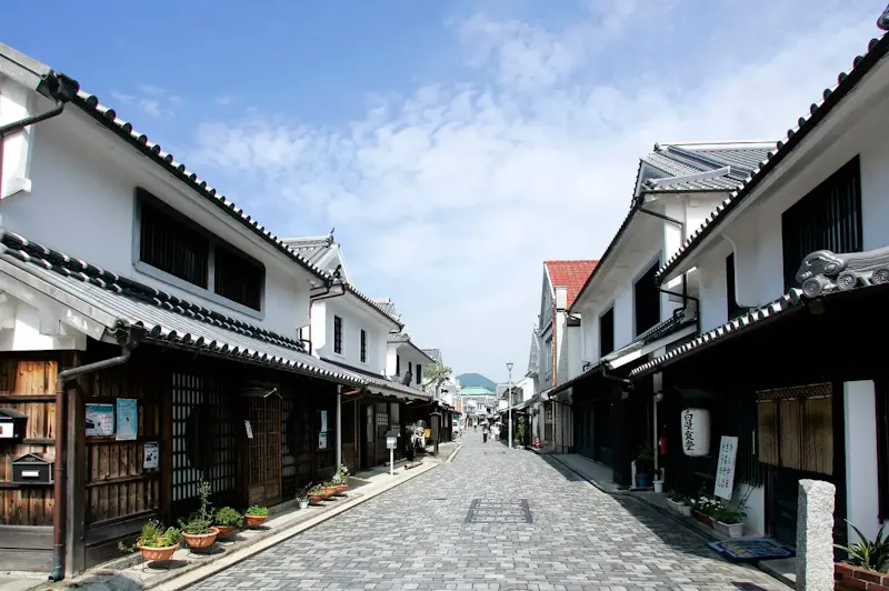 白壁の町並み(柳井市古市金屋地区伝統的建造物群保存地区)