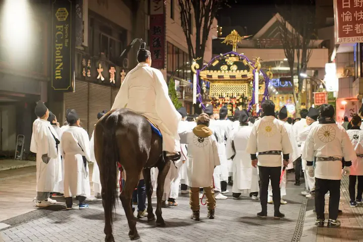 流鏑馬や神輿が見られるお祭り！