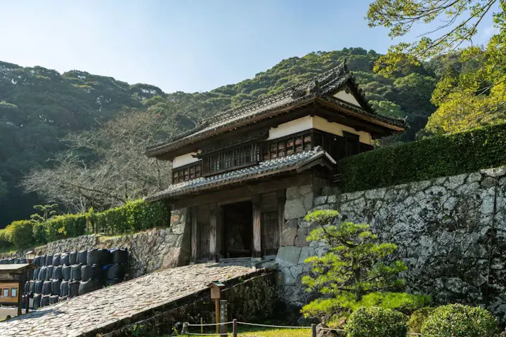 戦国時代に建てられた佐伯城跡が残る公園！