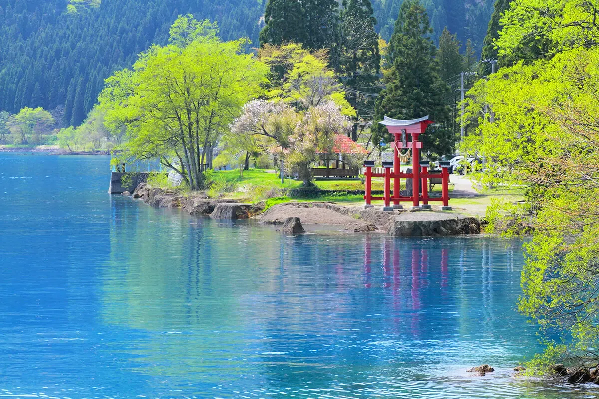 御座石神社
