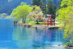 御座石神社
