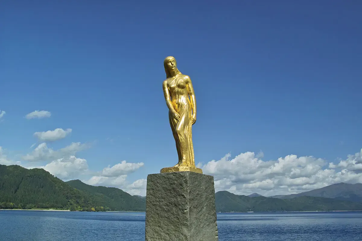 田沢湖（写真 2）