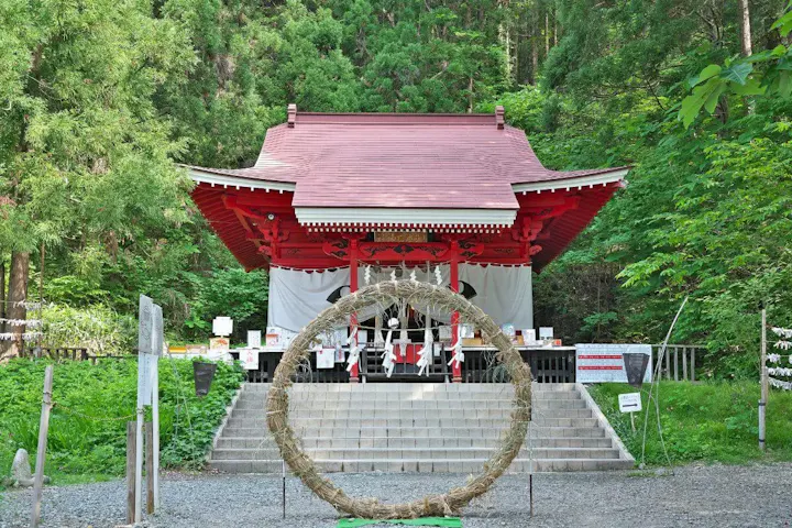 美容を祈願するパワースポット・御座石神社