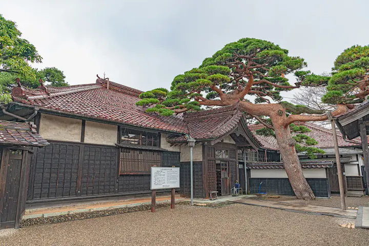 歴史と伝統を伝える武家屋敷！