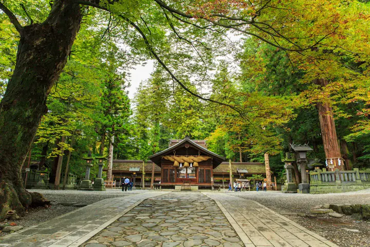 日本最古の神社の神聖な雰囲気