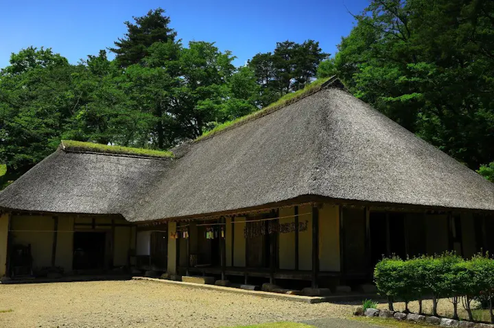 茅葺民家を移築復元したみちのく民俗村!