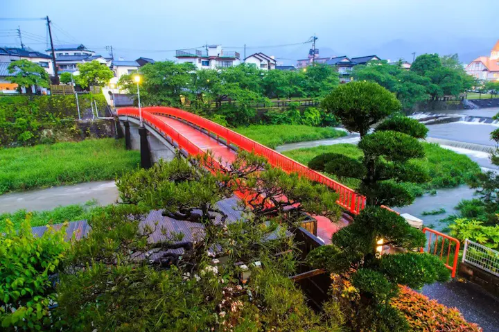 ゆったりとした時間が流れる温泉街を散策!