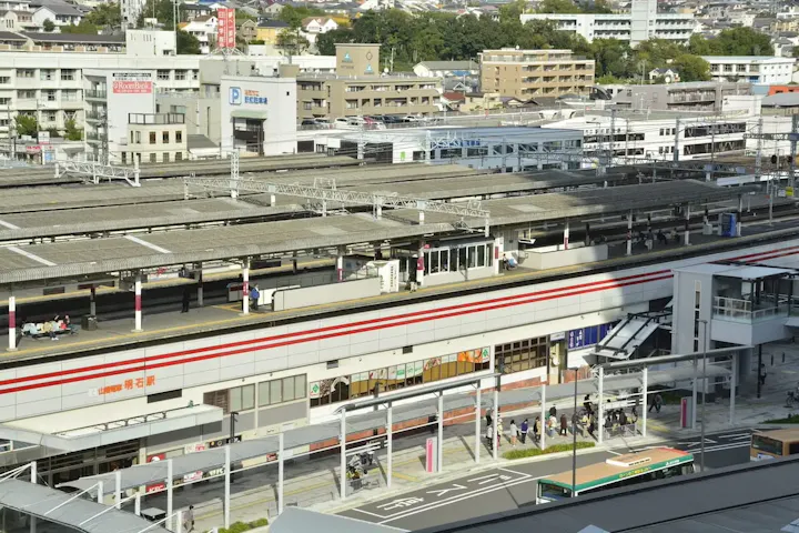 明石駅を出ると目の前に公園あり！
