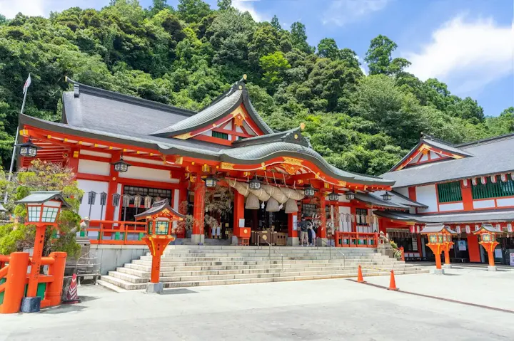 商売繁盛にもご利益がある荘厳な神社！