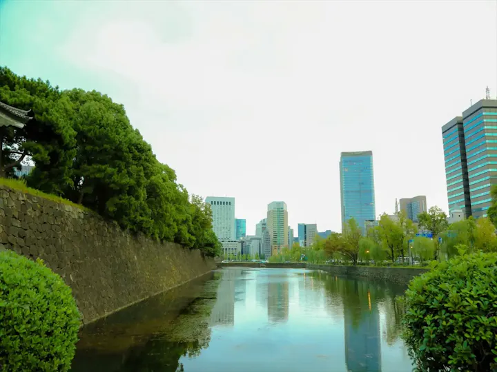 自然と歴史を感じる広大な公園
