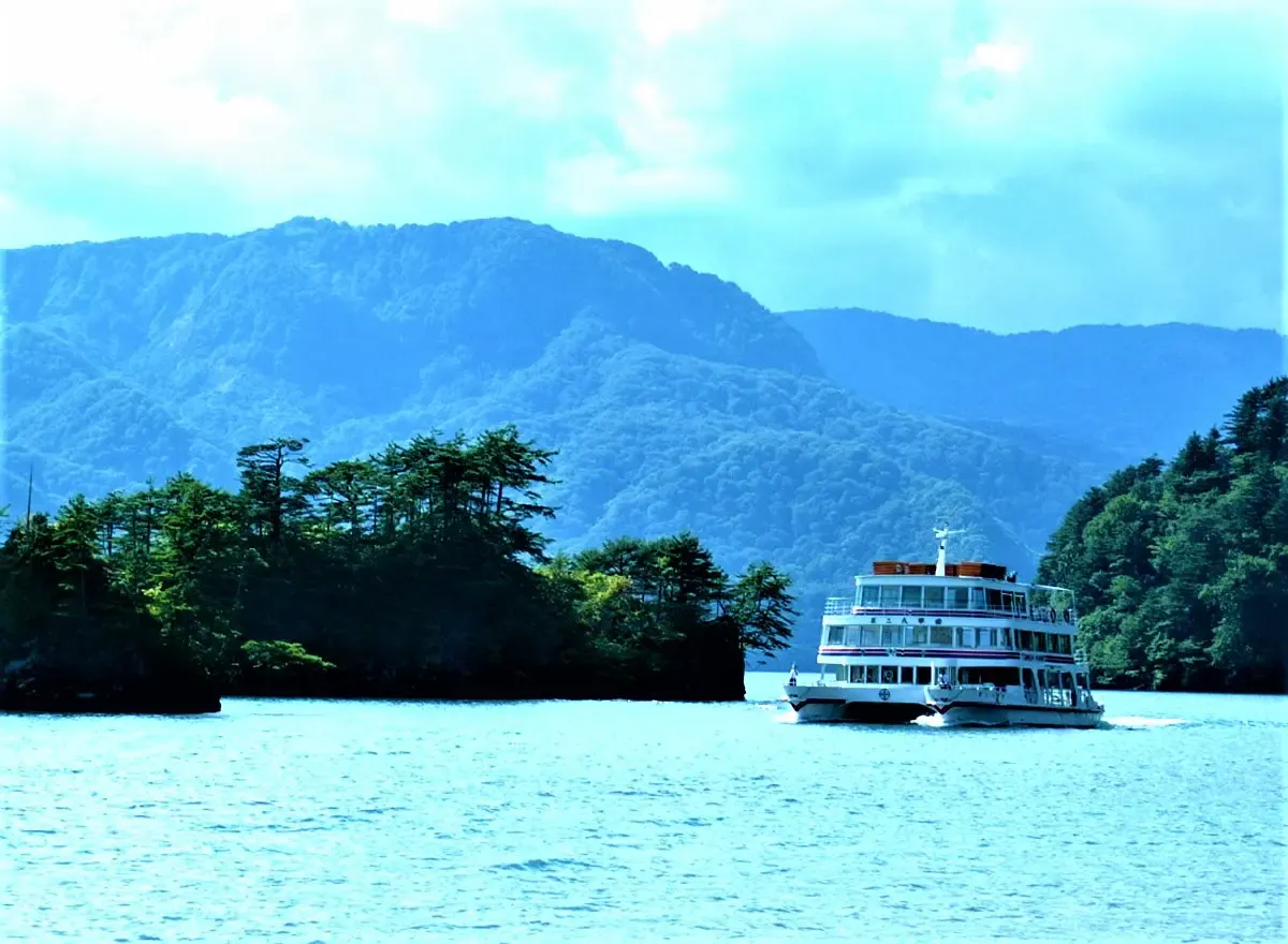 十和田湖遊覧船（写真 2）