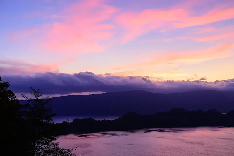 瞰湖台