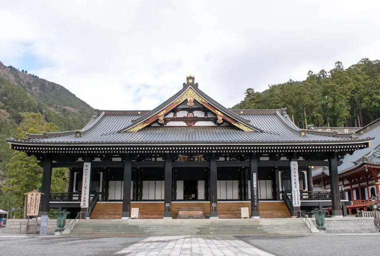 身延山久遠寺