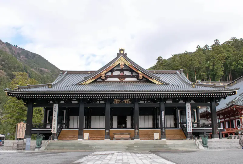身延山久遠寺