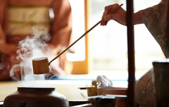 庭園の美しさを感じながらお茶を楽しめます