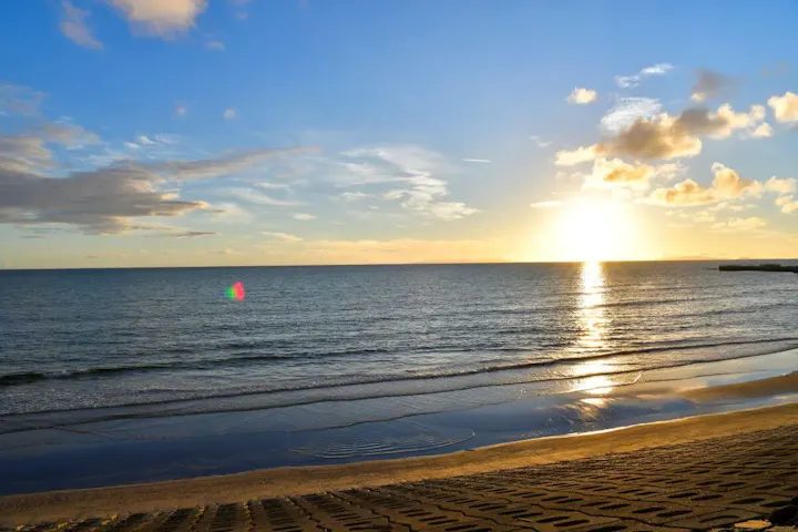 東シナ海に沈む美しい夕景！
