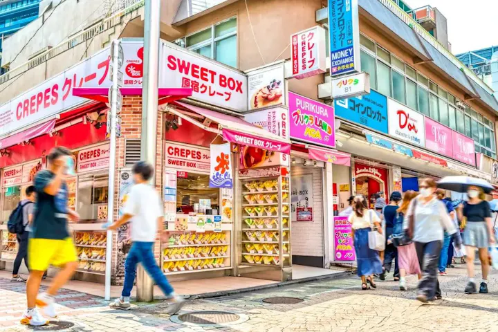 竹下通りのグルメの定番クレープ