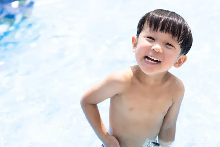 夏はプールも楽しめる