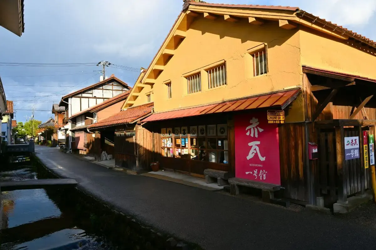 白壁土壁群(写真 3)