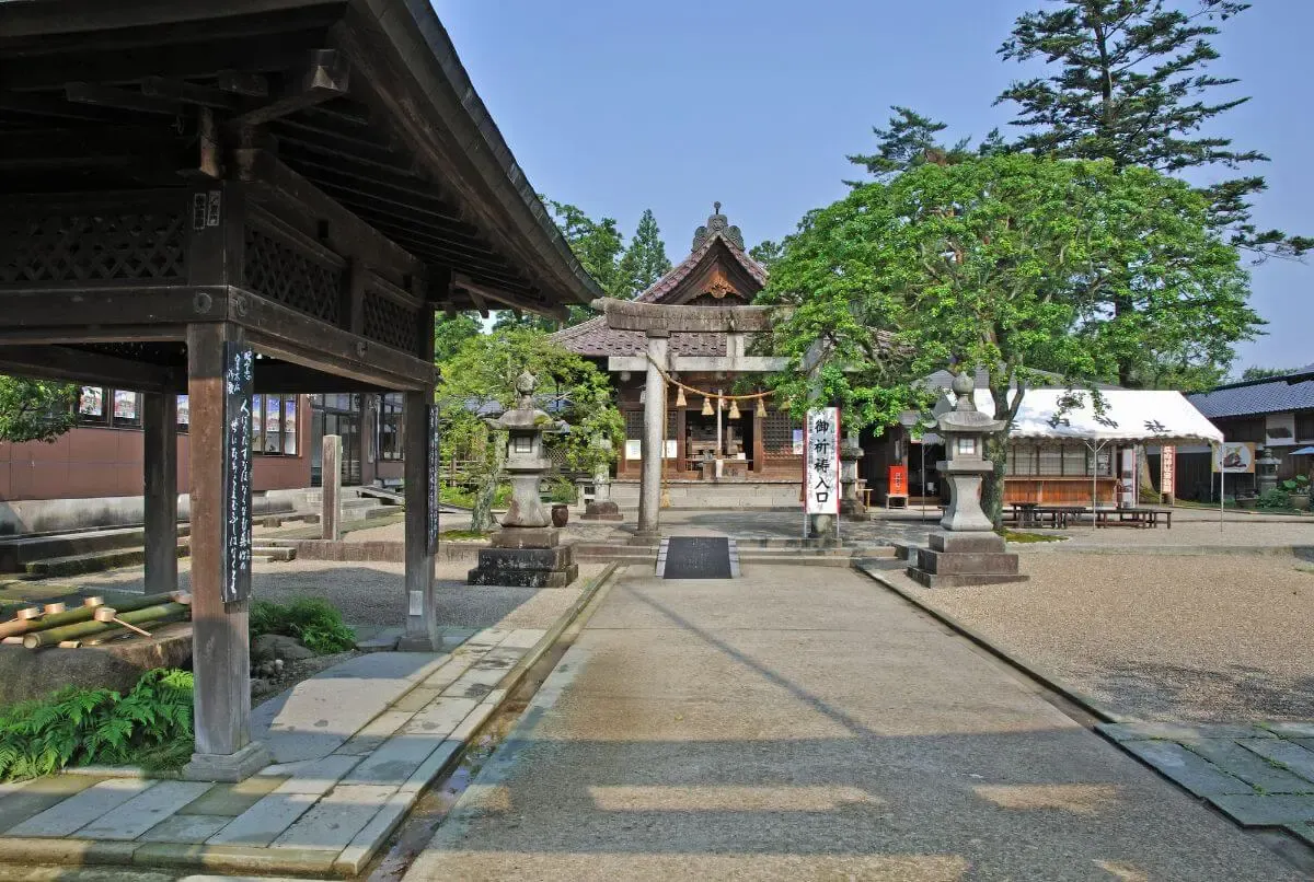 荘内神社(写真 3)
