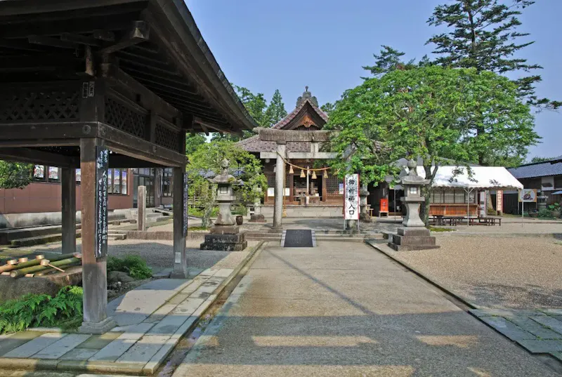 荘内神社