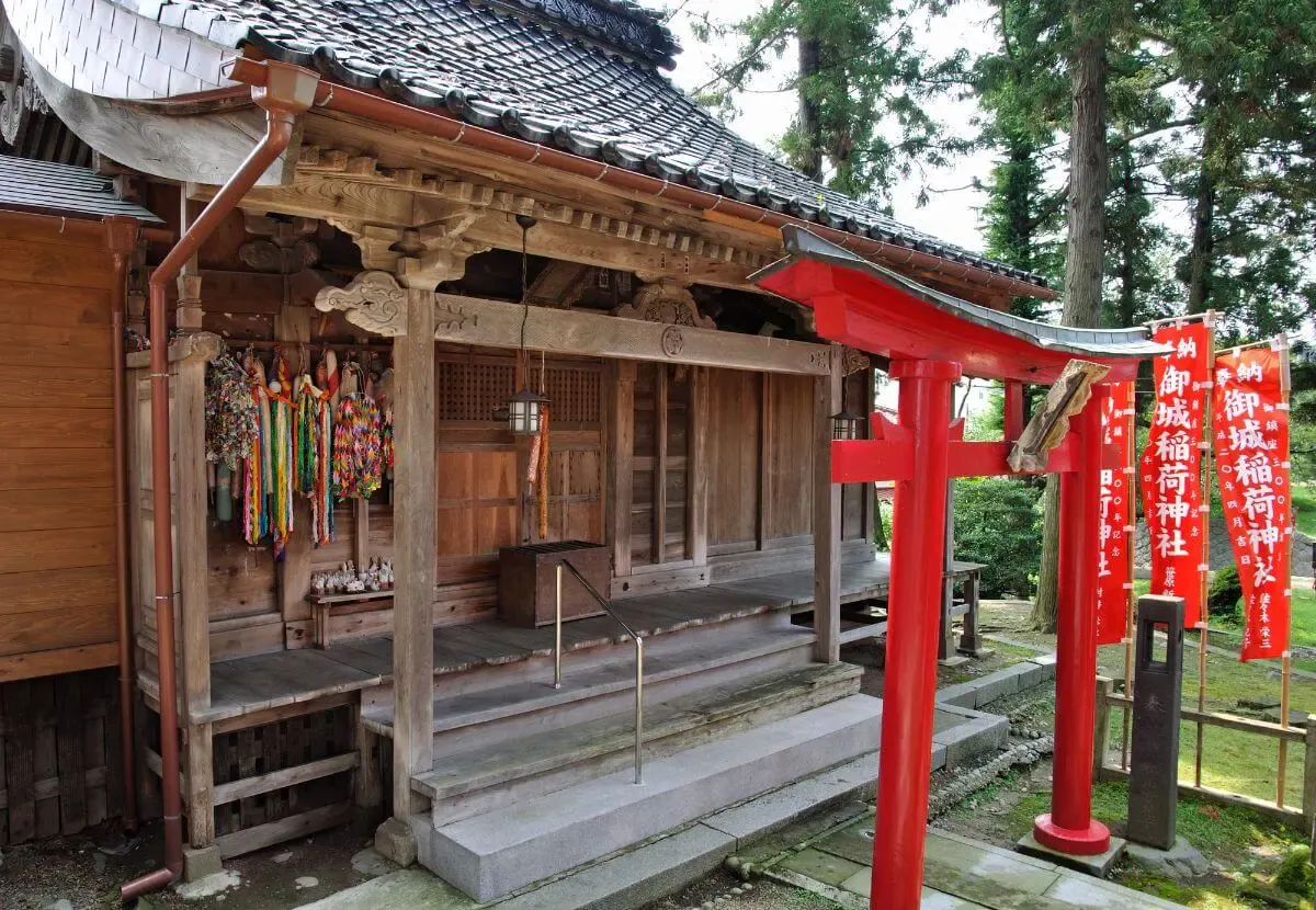 荘内神社(写真 6)