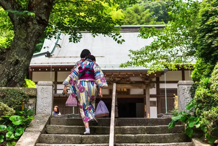 着物姿で散策するのも素敵