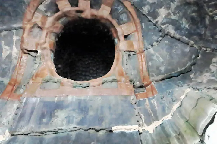 大仏様の胎内に入れる？