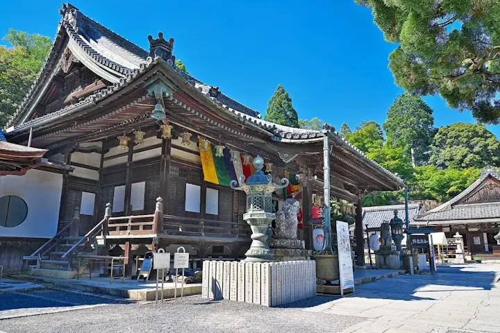 古刹の歴史的建造物を楽しもう