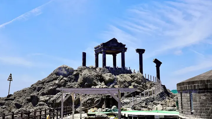 古代ギリシャ風の天然温泉で癒しの時間を