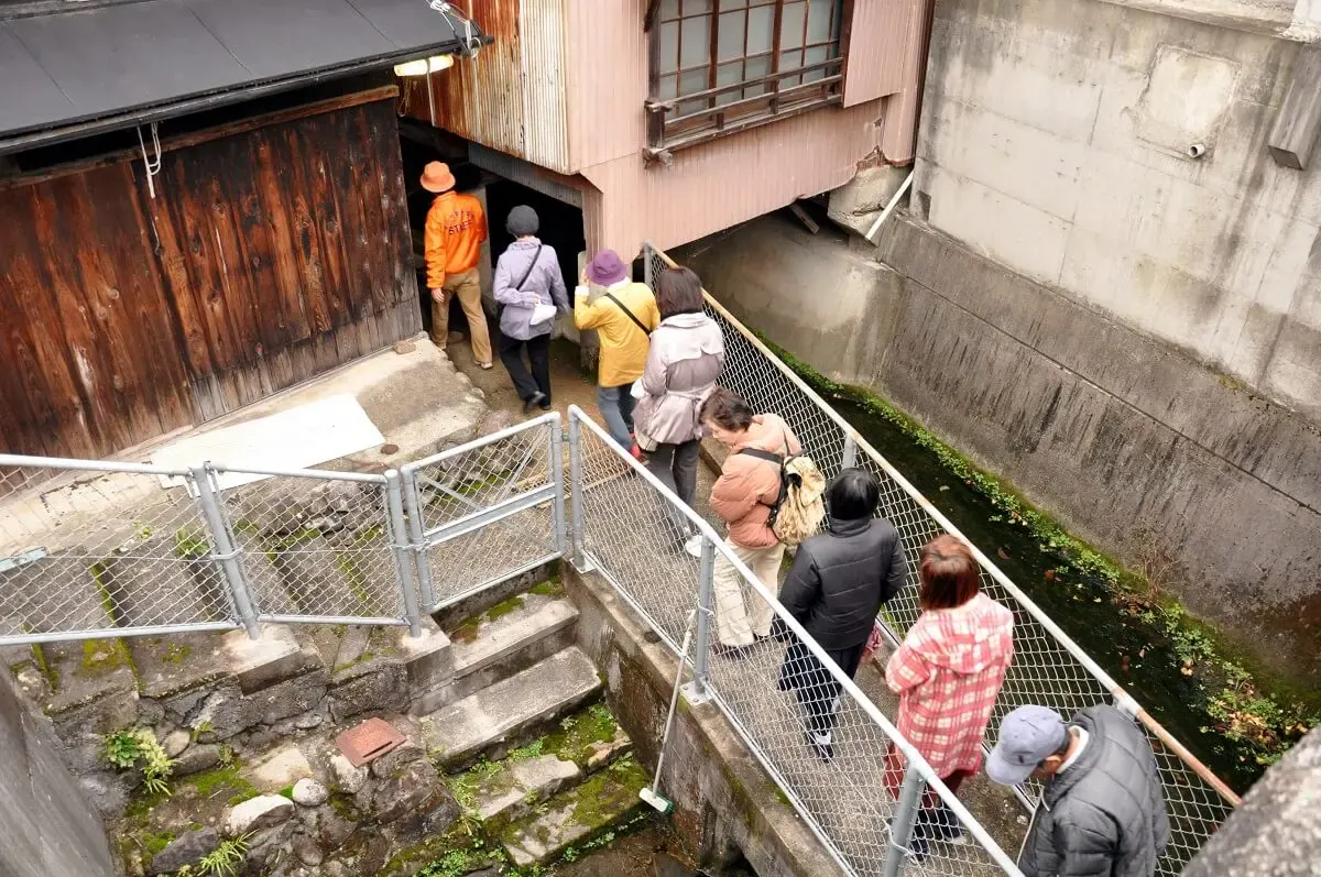 筋骨めぐり（写真 2）