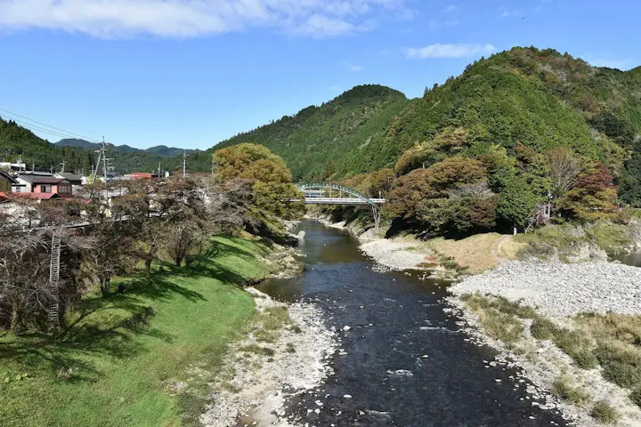 歴史とパワーが交わる飛騨金山