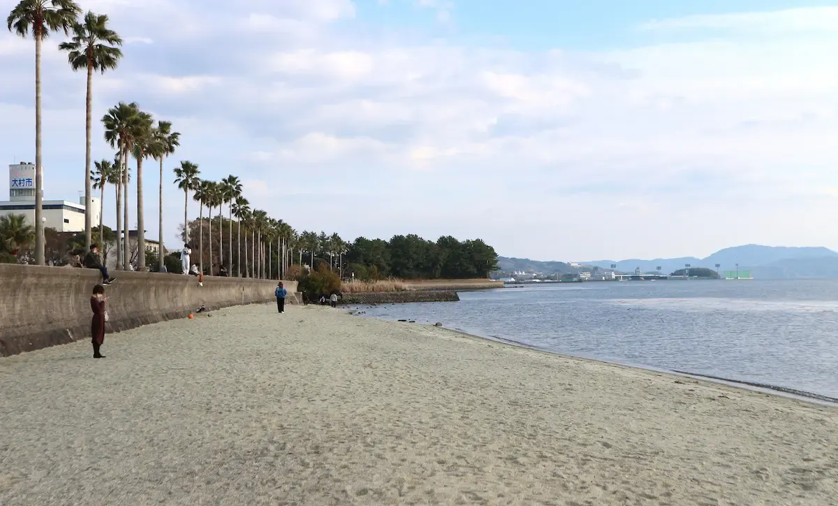 ガラスの砂浜